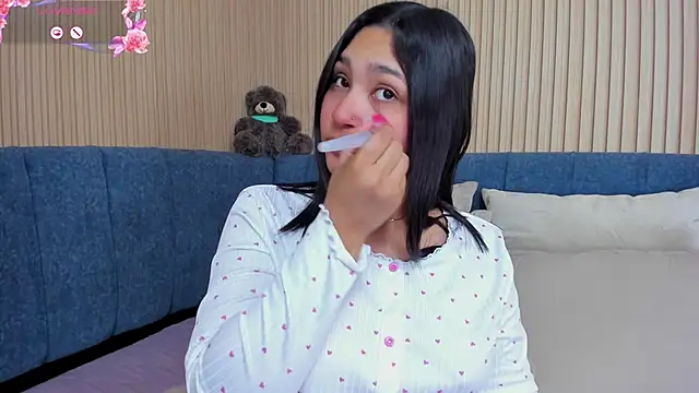 angel ponce online show from December 15, 2025, 7:09 pm