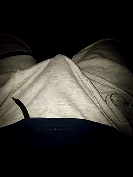 RaoufDz17cm online show from September 26, 2025, 9:32 pm