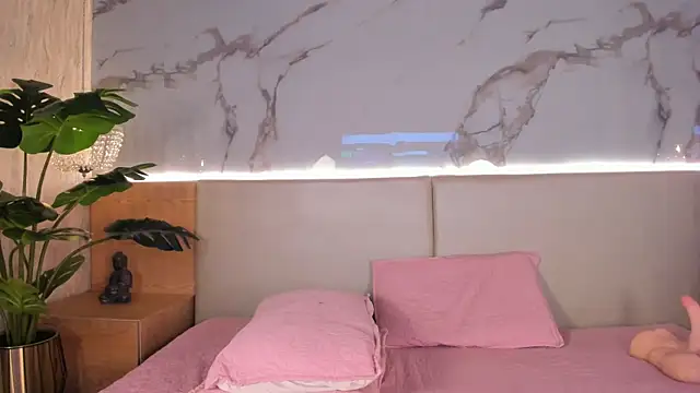 Snapshot of Celeste-Evanns chatting on October 28, 2025, 8:08 pm Celeste-Evanns online show from October 28, 2025, 8:08 pm