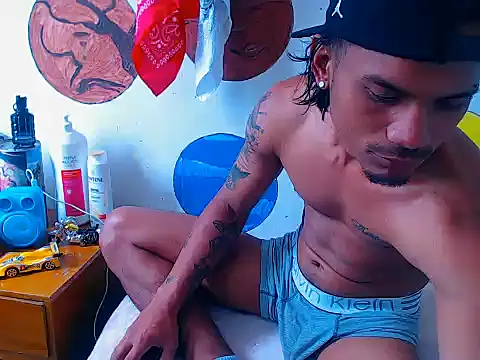 Snapshot of davidcutterr chatting on October 21, 2025, 6:18 pm davidcutterr online show from October 21, 2025, 6:18 pm