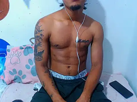 Snapshot of davidcutterr chatting on October 7, 2025, 6:42 pm davidcutterr online show from October 7, 2025, 6:42 pm