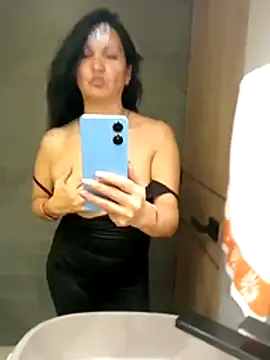 Snapshot of Ternura_Prohibida chatting on November 1, 2025, 3:02 am Ternura Prohibida online show from November 1, 2025, 3:02 am