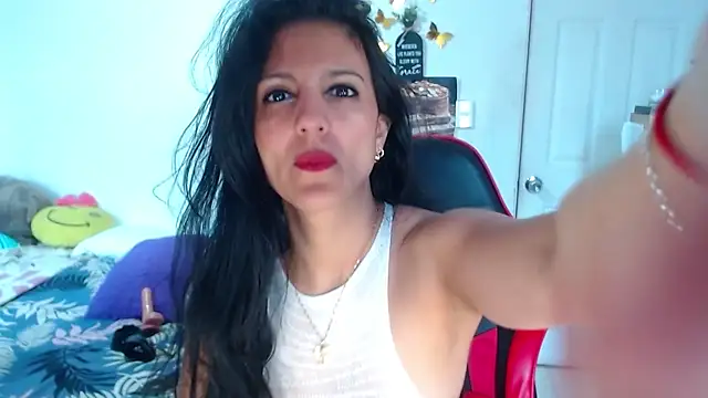 BasmaHernandez online show from March 6, 2026, 1:28 pm