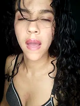 lucerocutte online show from December 1, 2025, 6:31 pm