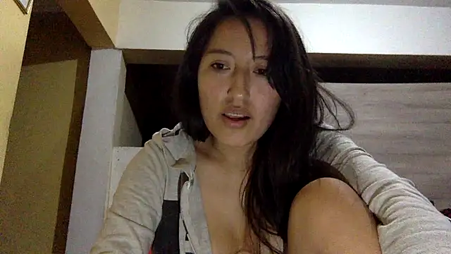 Snapshot of AlbyberCH chatting on October 24, 2025, 4:44 am AlbyberCH online show from October 24, 2025, 4:44 am