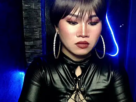 pretty lassy online show from October 21, 2025, 8:36 am