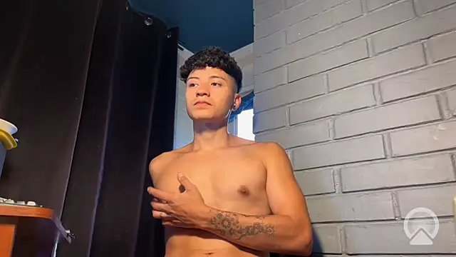 feeelipe2007 online show from April 14, 2026, 12:54 pm