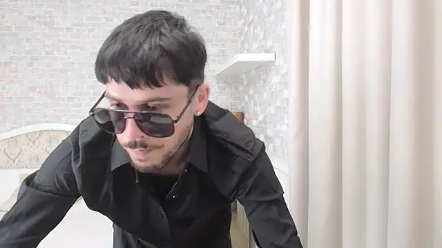 JonahShaw online show from October 24, 2025, 4:22 am