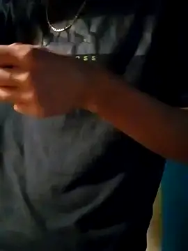 LUISSLEONN0958 online show from September 29, 2025, 9:05 am