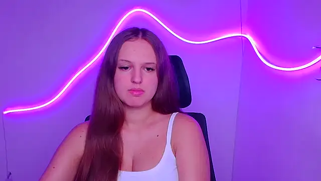 Snapshot of Aurora_White chatting on September 18, 2025, 11:24 am Aurora White online show from September 18, 2025, 11:24 am