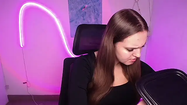 Snapshot of Aurora_White chatting on October 30, 2025, 12:14 pm Aurora White online show from October 30, 2025, 12:14 pm