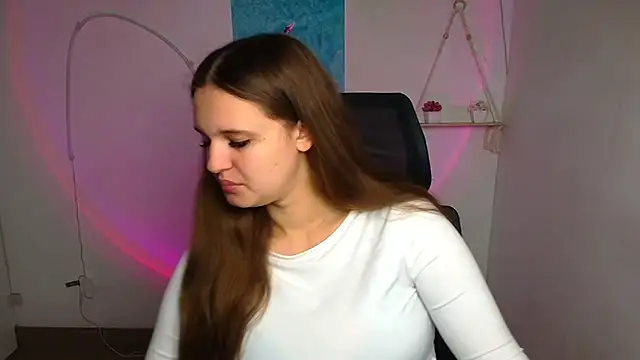 Snapshot of Aurora_White chatting on October 28, 2025, 6:45 am Aurora White online show from October 28, 2025, 6:45 am