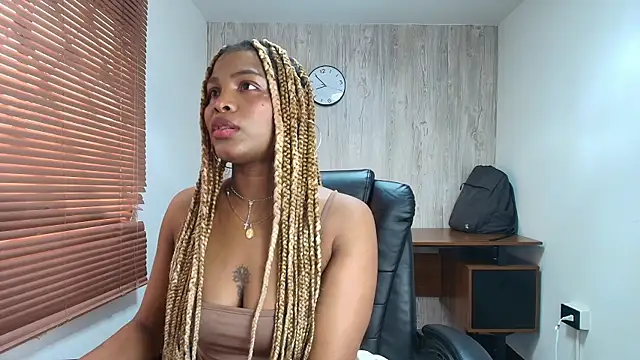 ArianaBeake online show from October 29, 2025, 1:54 pm