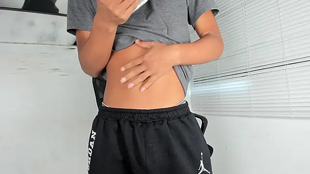 Snapshot of tyler_twink_boy chatting on September 22, 2025, 2:01 pm tyler twink boy online show from September 22, 2025, 2:01 pm