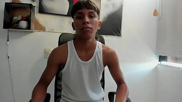 tyler twink boy online show from January 10, 2026, 2:01 pm