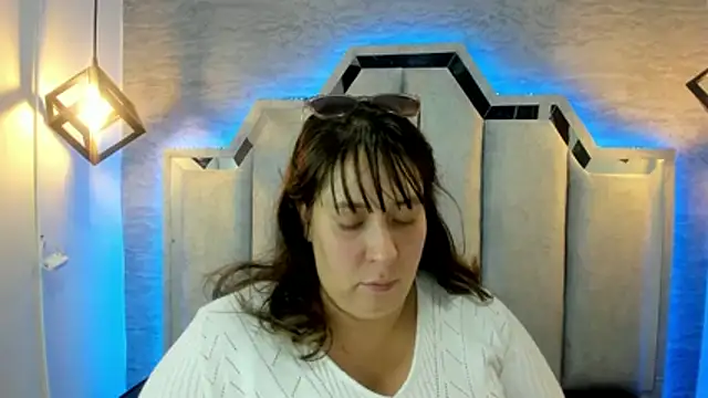  Emily rosee  online show from October 10, 2025, 11:33 am