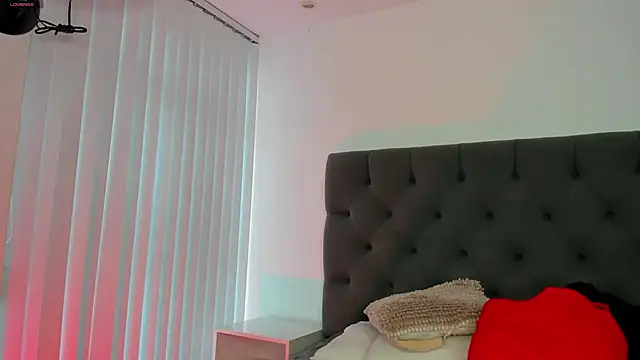 Snapshot of VictoriaParkeer chatting on February 2, 2026, 12:04 pm VictoriaParkeer online show from February 2, 2026, 12:04 pm