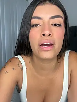 Snapshot of VictoriaParkeer chatting on February 20, 2026, 12:18 pm VictoriaParkeer online show from February 20, 2026, 12:18 pm