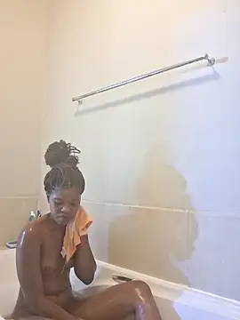 Lolly 96 online show from September 24, 2025, 4:24 pm