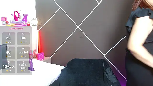 ScarletHott  online show from October 24, 2025, 11:31 am