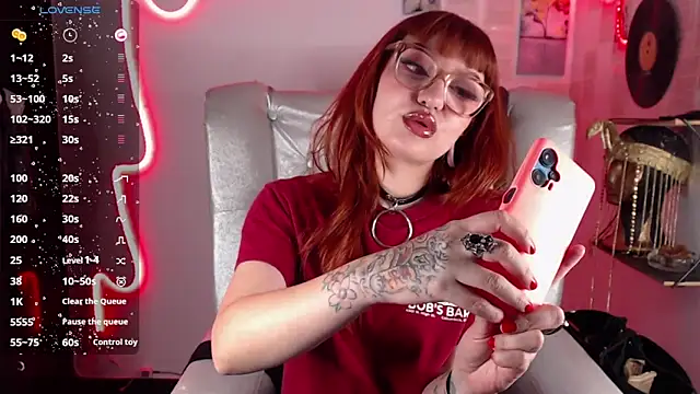 Snapshot of FabulousVenus chatting on September 14, 2025, 4:07 pm FabulousVenus online show from September 14, 2025, 4:07 pm