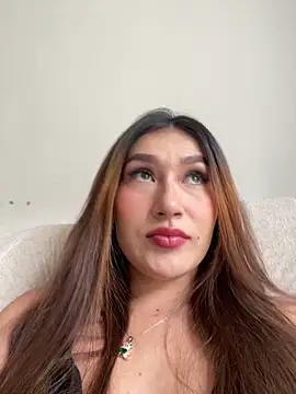 Isa Villamarin online show from September 13, 2025, 7:58 pm