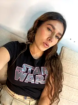 Isa Villamarin online show from September 21, 2025, 8:03 pm