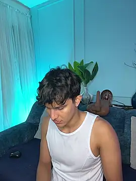 Leo Savage  online show from March 25, 2026, 4:01 am