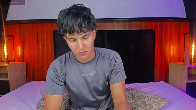 Snapshot of Leo_Savage_ chatting on September 22, 2025, 8:04 pm Leo Savage online show from September 22, 2025, 8:04 pm