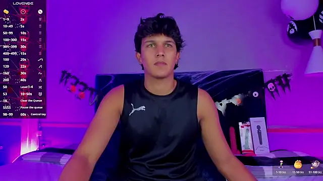 Snapshot of Leo_Savage_ chatting on October 31, 2025, 4:20 am Leo Savage online show from October 31, 2025, 4:20 am