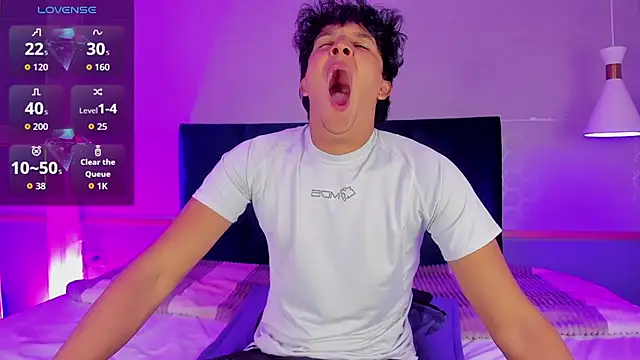 Snapshot of Leo_Savage_ chatting on September 9, 2025, 4:11 am Leo Savage online show from September 9, 2025, 4:11 am