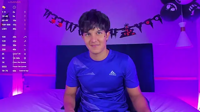 Snapshot of Leo_Savage_ chatting on October 26, 2025, 4:13 am Leo Savage online show from October 26, 2025, 4:13 am