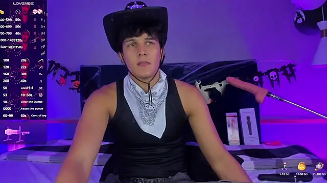 Snapshot of Leo_Savage_ chatting on November 1, 2025, 4:19 am Leo Savage online show from November 1, 2025, 4:19 am