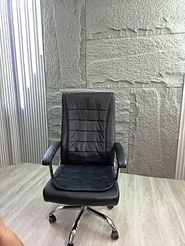 CamileX online show from October 1, 2025, 1:37 pm