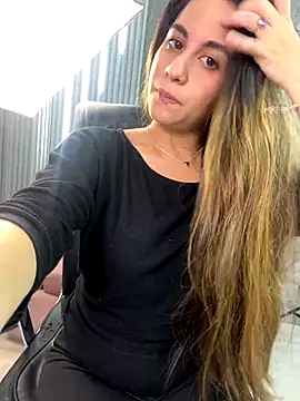 CamileX online show from October 29, 2025, 3:11 pm