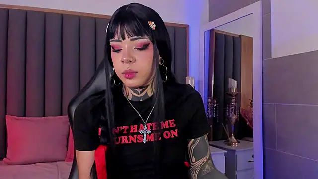 misstomie  online show from October 22, 2025, 3:00 pm