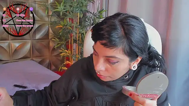 emily-santoss online show from October 10, 2025, 1:34 pm