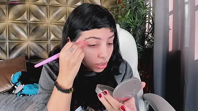 emily-santoss online show from October 28, 2025, 12:15 pm