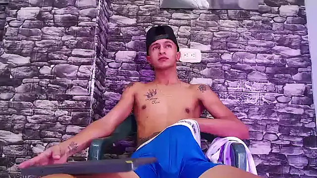 Snapshot of gustavo_saaled19_ chatting on October 25, 2025, 2:39 pm gustavo saaled19  online show from October 25, 2025, 2:39 pm