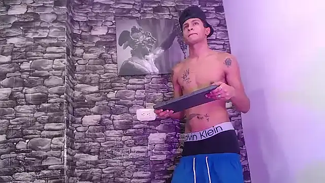 Snapshot of gustavo_saaled19_ chatting on October 20, 2025, 9:37 pm gustavo saaled19  online show from October 20, 2025, 9:37 pm