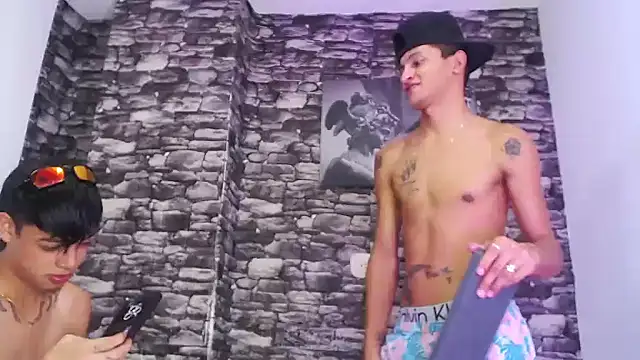 Snapshot of gustavo_saaled19_ chatting on October 21, 2025, 10:42 pm gustavo saaled19  online show from October 21, 2025, 10:42 pm