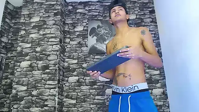 Snapshot of gustavo_saaled19_ chatting on October 12, 2025, 3:24 pm gustavo saaled19  online show from October 12, 2025, 3:24 pm