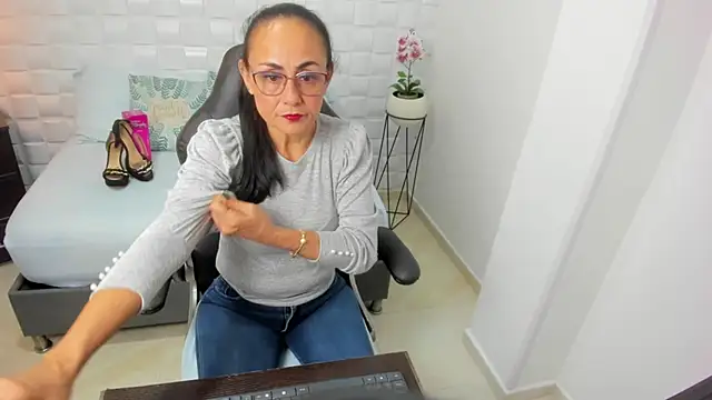 Snapshot of yulitza1025 chatting on September 23, 2025, 11:50 am yulitza1025 online show from September 23, 2025, 11:50 am