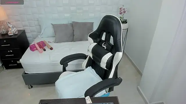 Snapshot of yulitza1025 chatting on October 21, 2025, 1:10 pm yulitza1025 online show from October 21, 2025, 1:10 pm