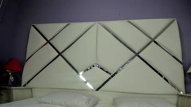 Snapshot of ValeriaJacobs chatting on September 18, 2025, 12:30 pm ValeriaJacobs online show from September 18, 2025, 12:30 pm