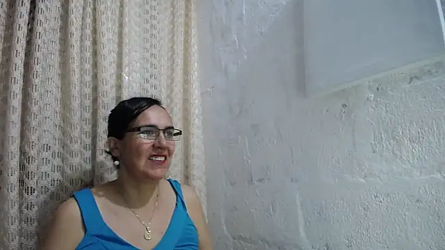 Snapshot of gabbyparker_ chatting on October 10, 2025, 10:38 am gabbyparker  online show from October 10, 2025, 10:38 am