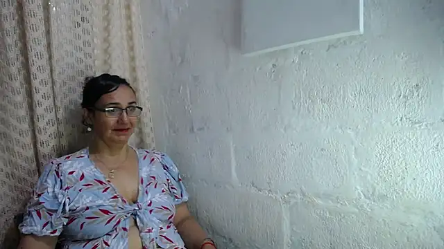 Snapshot of gabbyparker_ chatting on October 20, 2025, 9:43 am gabbyparker  online show from October 20, 2025, 9:43 am