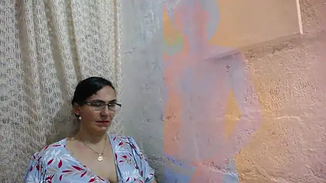 Snapshot of gabbyparker_ chatting on October 4, 2025, 8:32 pm gabbyparker  online show from October 4, 2025, 8:32 pm