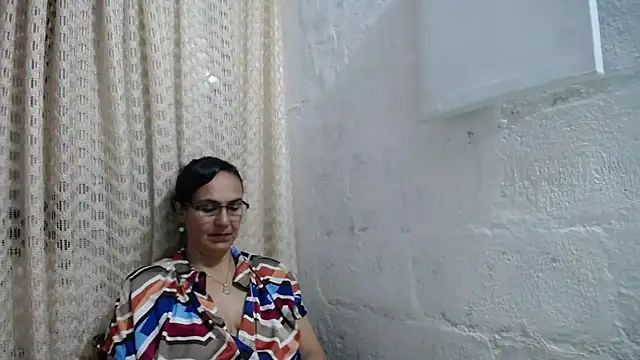 Snapshot of gabbyparker_ chatting on October 8, 2025, 8:16 am gabbyparker  online show from October 8, 2025, 8:16 am