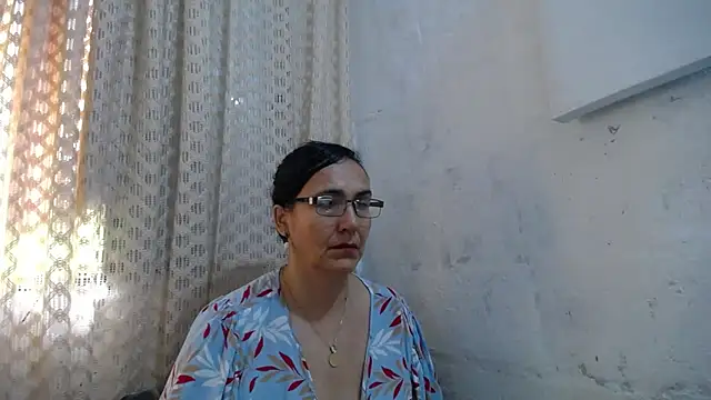 gabbyparker  online show from November 12, 2025, 3:38 pm